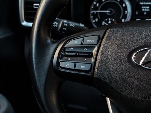 Certified 2021 Hyundai Venue SEL image 11