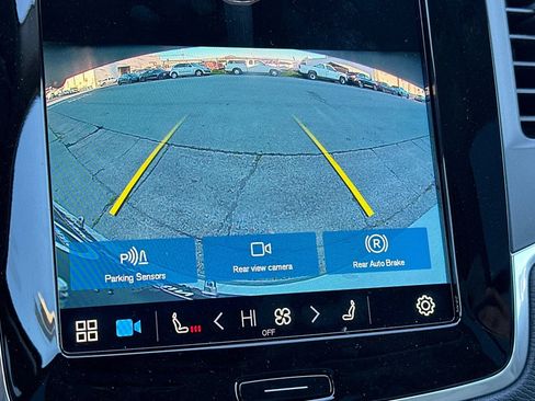 Used 2023 Volvo XC90 T8 Core image 23