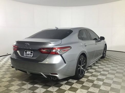 Used 2019 Toyota Camry SE w/ Convenience Package image 6