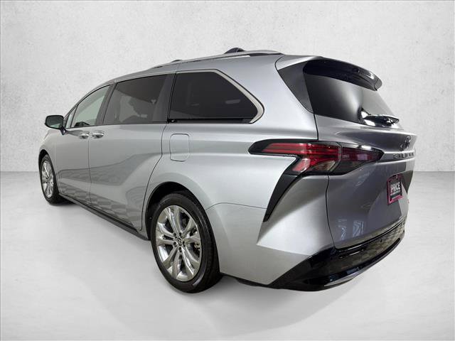 Used 2022 Toyota Sienna Platinum FWD image 7
