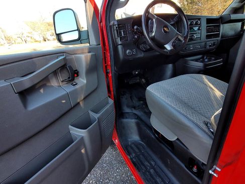 Used 2019 Chevrolet Express 2500 LS w/ Driver Convenience Package image 12