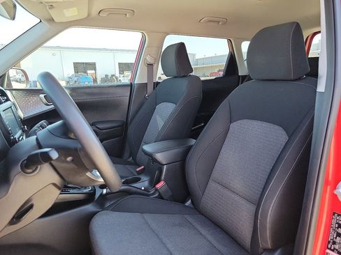 Used 2020 Kia Soul S image 11