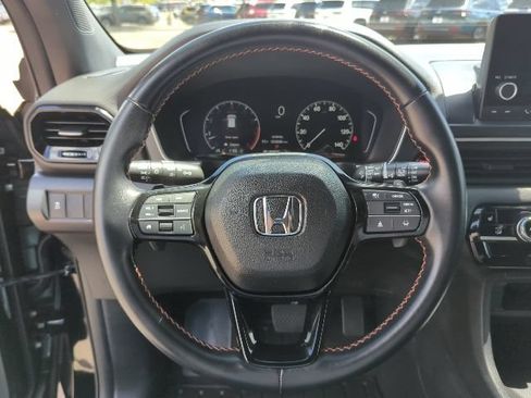 Used 2023 Honda Pilot Sport image 11