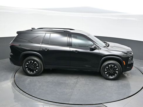 Used 2025 Chevrolet Traverse Z71 AWD/4WD image 32