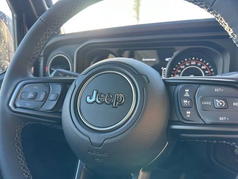 New 2026 Jeep Wrangler Unlimited Rubicon AWD/4WD image 25