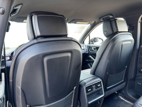 Used 2022 Porsche Cayenne E-Hybrid image 38