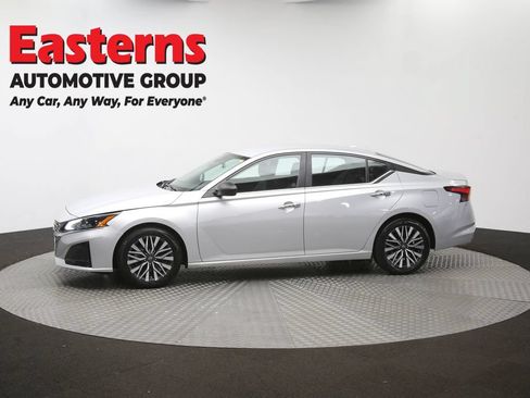 Used 2024 Nissan Altima 2.5 SV FWD image 58