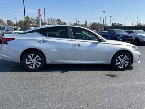 New 2025 Nissan Altima 2.5 S image 7