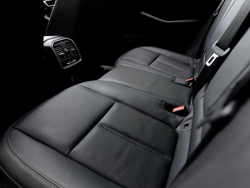 Used 2023 Porsche Macan image 25