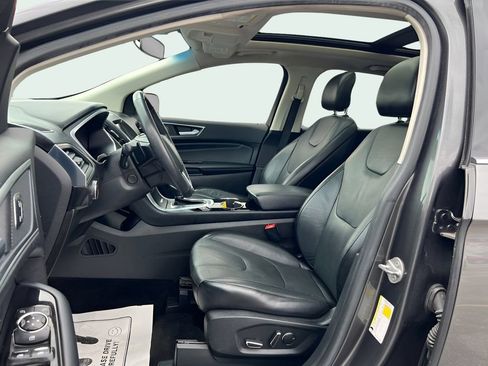 Used 2018 Ford Edge Titanium w/ Equipment Group 301A AWD/4WD image 9