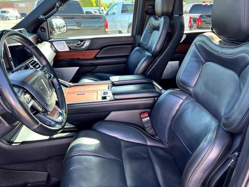 Used 2018 Lincoln Navigator Reserve w/ Technology Package image 17