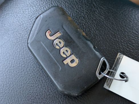 Used 2021 Jeep Wrangler Unlimited Rubicon image 31