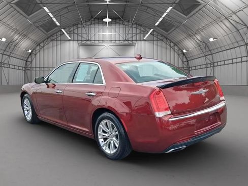 Used 2015 Chrysler 300 C RWD image 3