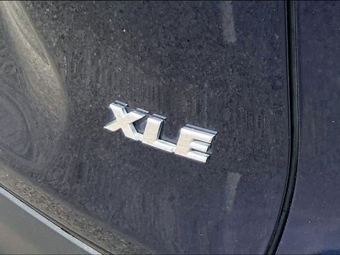 Used 2020 Toyota RAV4 XLE w/ Convenience Package FWD image 30
