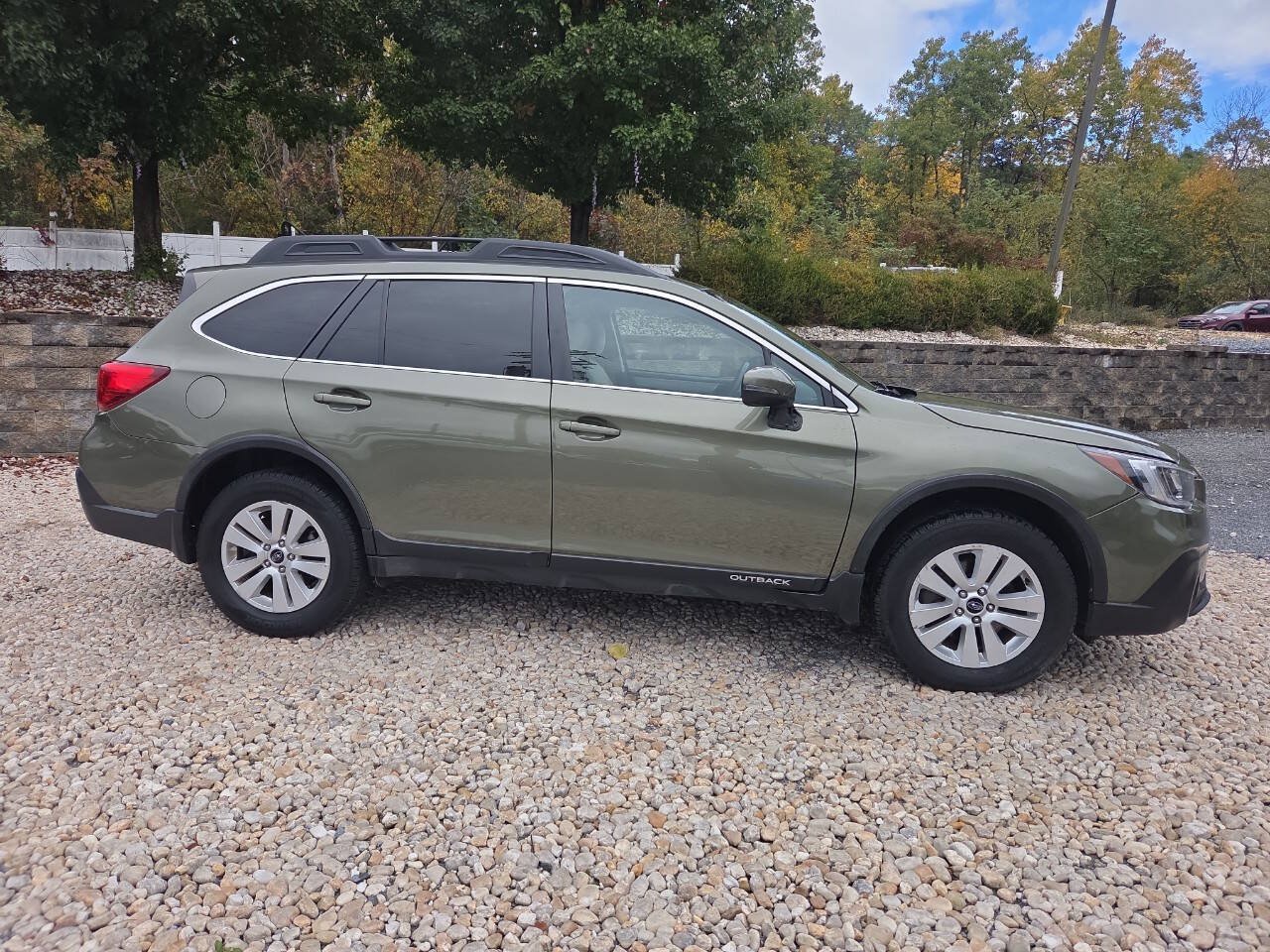 Used 2018 Subaru Outback 2.5i Premium AWD/4WD image 7