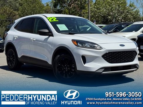 Used 2022 Ford Escape SE FWD image 1