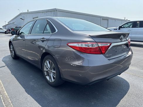 Used 2016 Toyota Camry SE FWD image 3