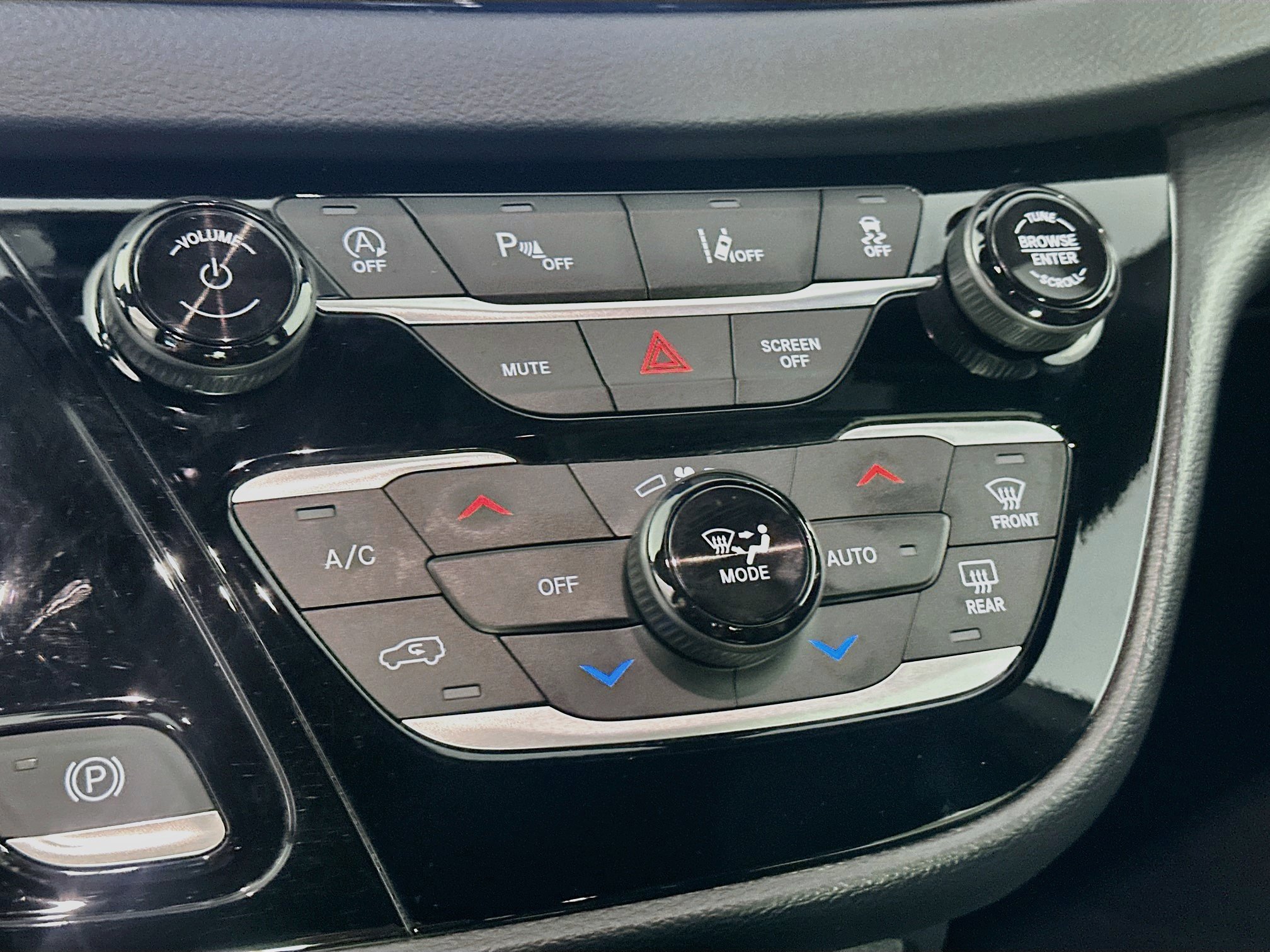 Used 2025 Chrysler Pacifica Select FWD image 23