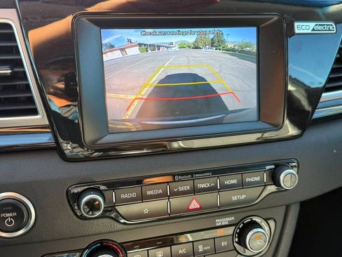 Used 2019 Kia Niro EX FWD image 12