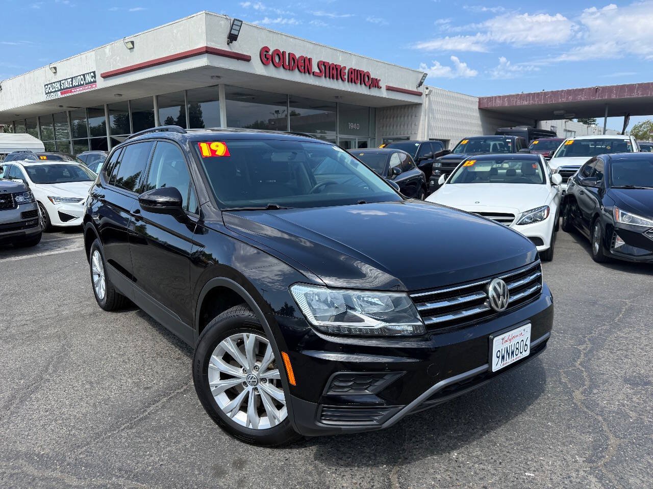 Used 2019 Volkswagen Tiguan S w/ Driver Assistance Package FWD image 2
