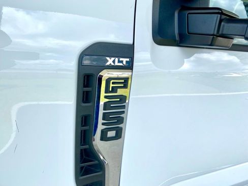 Used 2025 Ford F250 XLT AWD/4WD image 10