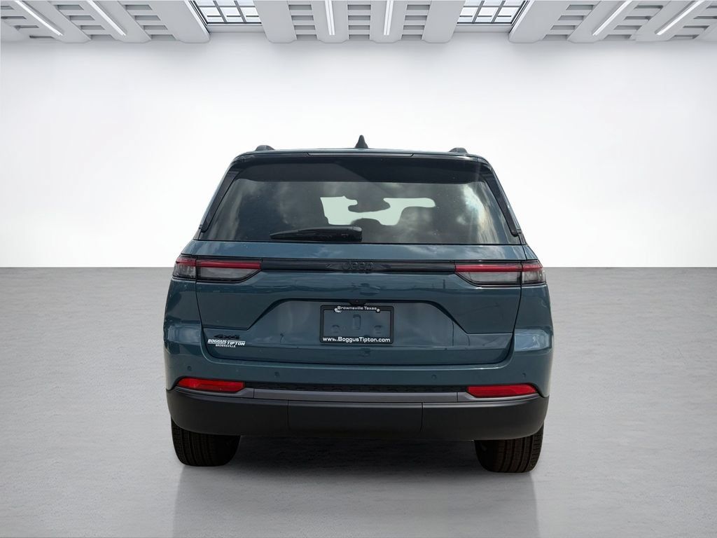 New 2026 Jeep Grand Cherokee Limited RWD image 4