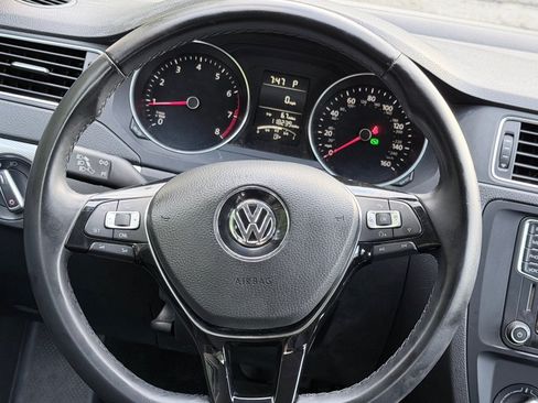 Used 2016 Volkswagen Jetta SE FWD image 36