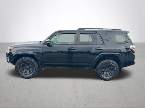 Used 2019 Toyota 4Runner TRD Off-Road Premium AWD/4WD image 10