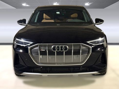 Used 2022 Audi e-tron Premium image 5