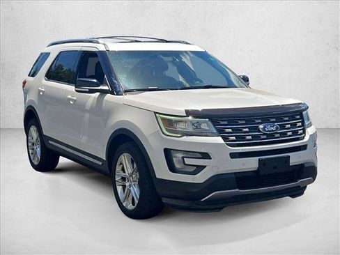 Used 2016 Ford Explorer XLT w/ Equipment Group 202A AWD/4WD image 3
