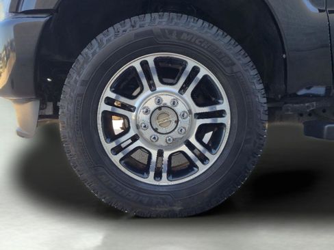 Used 2015 Ford F250 Platinum w/ FX4 Off-Road Package AWD/4WD image 11