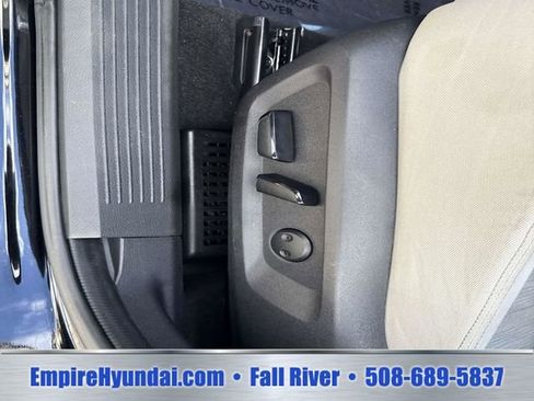 Used 2023 Nissan Rogue SV AWD/4WD image 18