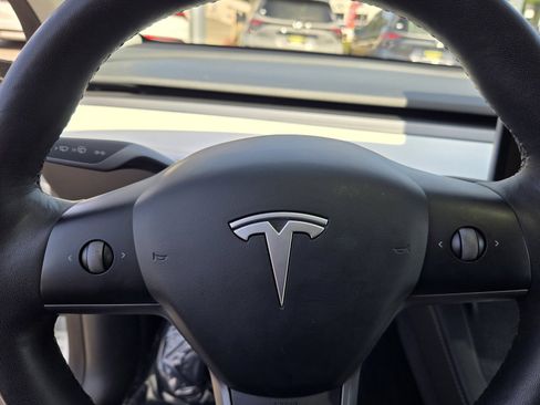Used 2023 Tesla Model Y Long Range AWD/4WD image 21