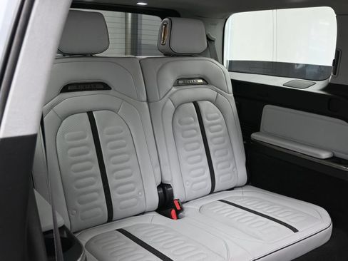 Used 2023 Rivian R1S Adventure AWD/4WD image 33