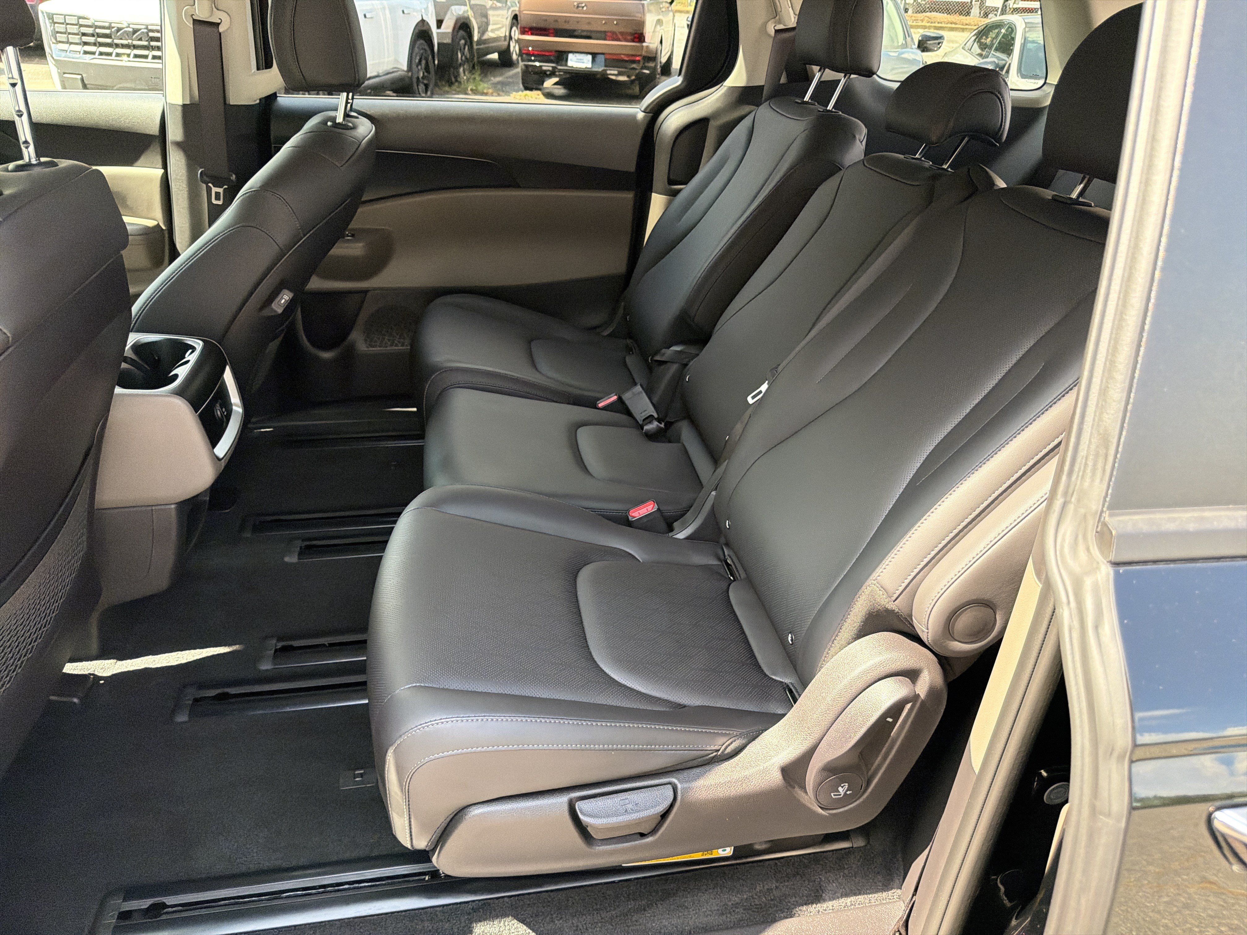 Certified 2026 Kia Carnival FWD image 19