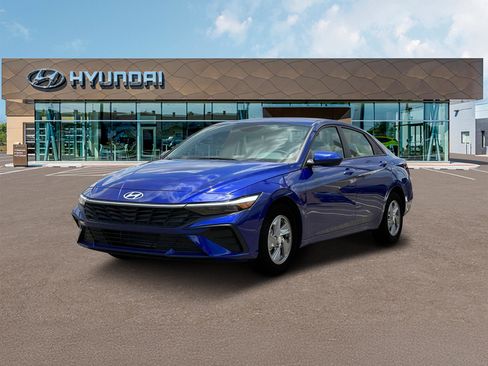 New 2025 Hyundai Elantra SE image 1