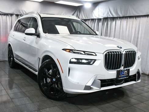 Used 2026 BMW X7 xDrive40i AWD/4WD image 3