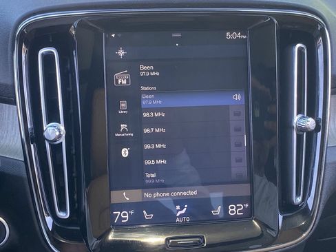 Used 2019 Volvo XC40 T4 Inscription FWD image 26