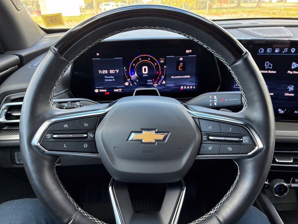 Used 2024 Chevrolet Traverse LT w/ Enhanced Driving Package AWD/4WD image 14