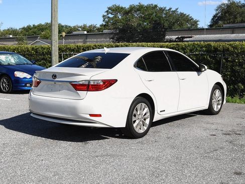 Used 2014 Lexus ES 300h w/ Premium Package w/Bamboo Trim FWD image 6