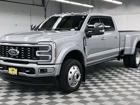 Used 2024 Ford F450 Platinum w/ FX4 Off-Road Package AWD/4WD image 11