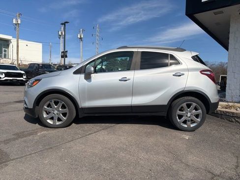 Used 2019 Buick Encore Essence w/ Experience Buick Package AWD/4WD image 2