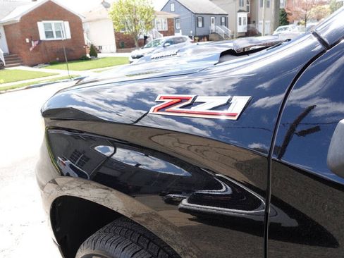 Used 2022 Chevrolet Silverado 1500 LT Trail Boss w/ LT Trail Boss Premium Package AWD/4WD image 16