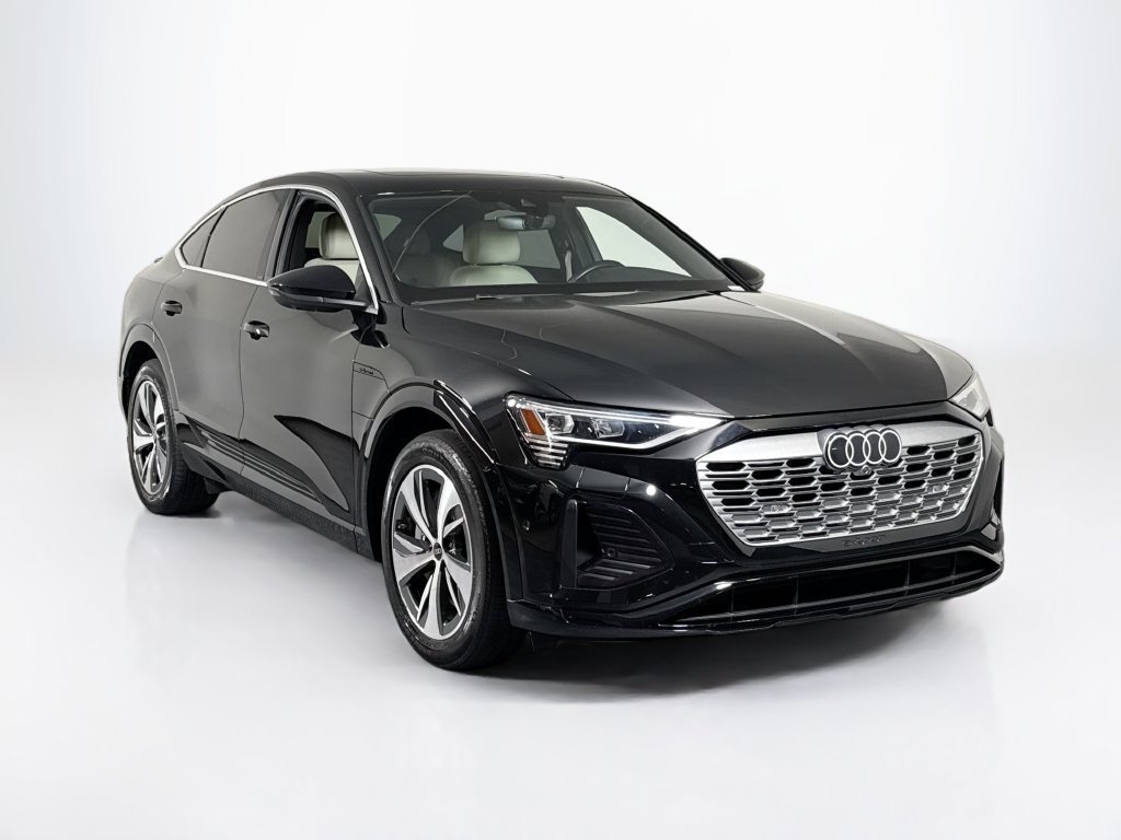 Certified 2024 Audi Q8 e-tron Premium Plus w/ Premium Plus Package AWD/4WD image 7