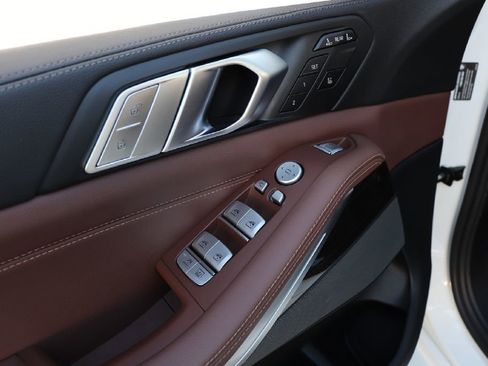 Used 2020 BMW X7 M50i w/ Cold Weather Package image 45