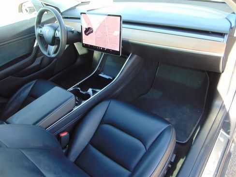 Used 2019 Tesla Model 3 Long Range image 24