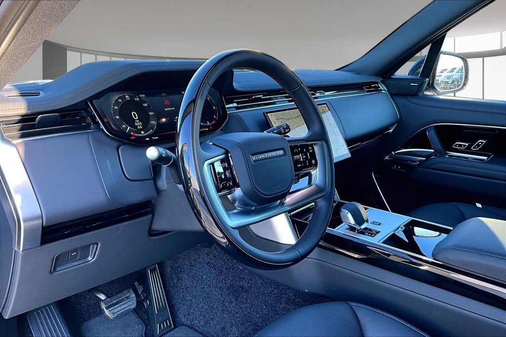 New 2026 Land Rover Range Rover Long Wheelbase SE AWD/4WD image 7