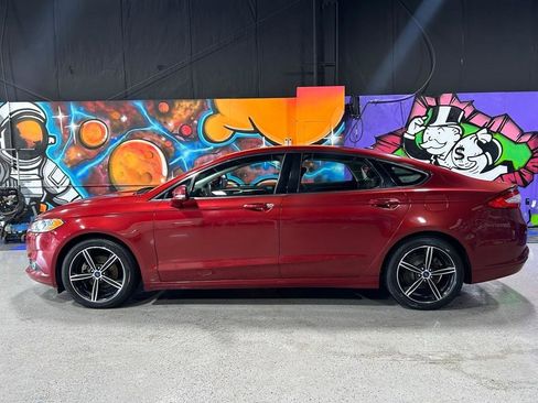 Used 2014 Ford Fusion SE w/ Equipment Group 202A image 2