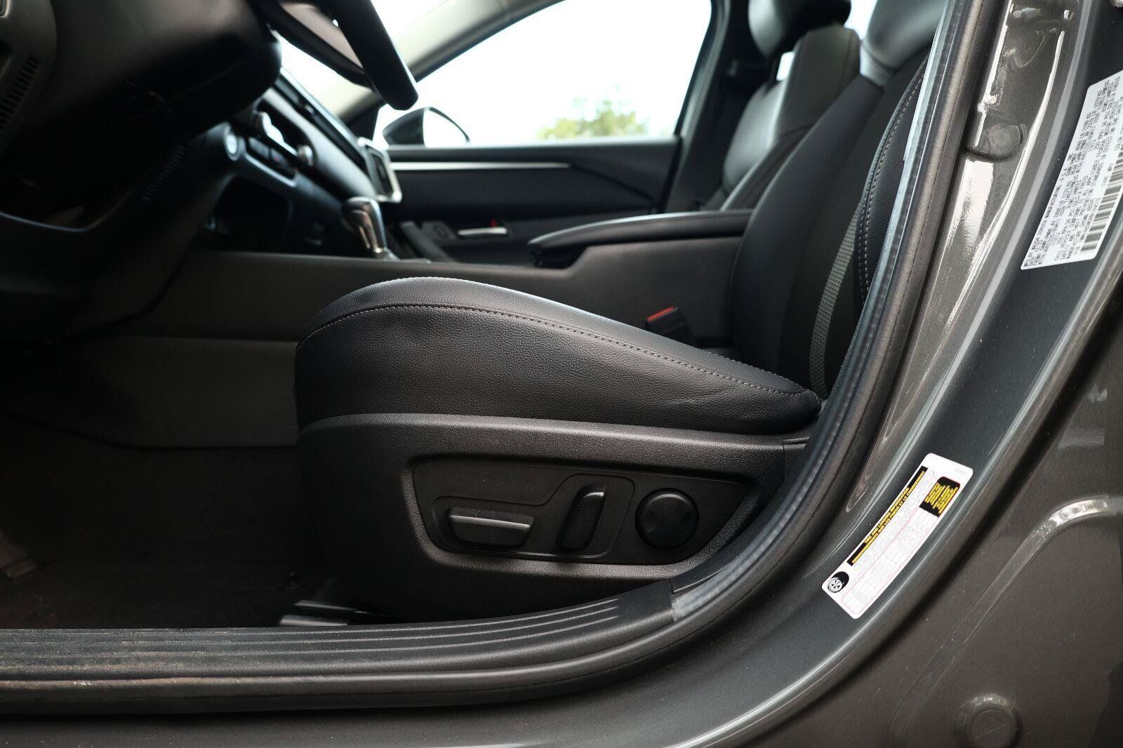 Used 2024 MAZDA CX-50 AWD 2.5 S w/ Premium Package image 14