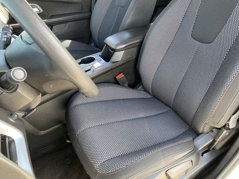 Used 2017 Chevrolet Equinox LS FWD image 16